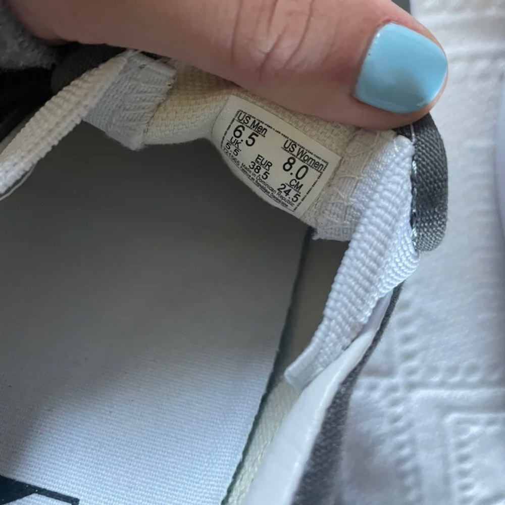 Vans - Picture 4 of 5